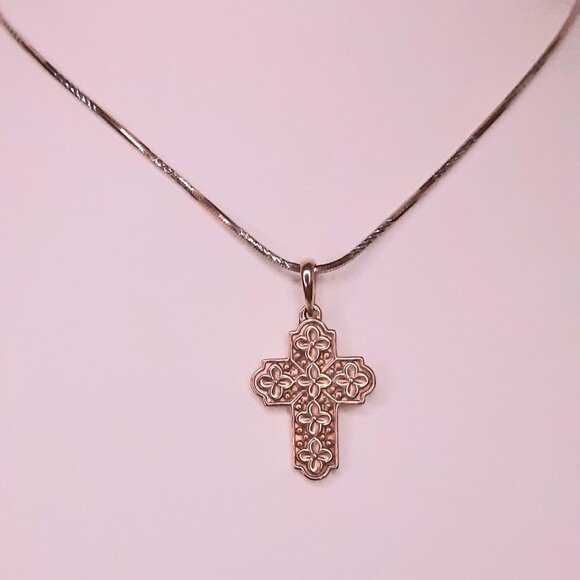 NEW 5.3 grams rose gold cross pendant with fancy chain - Picture 3 of 15